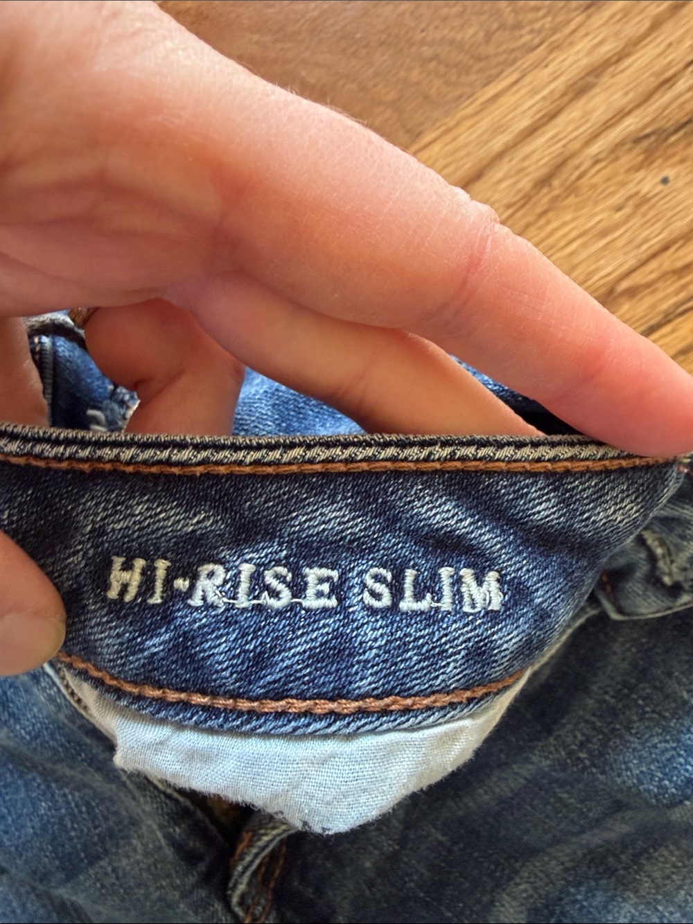 American Eagle Outfitters Hi-Rise Slim Jeans in Medium Blue Wash - Picture 4 of 8